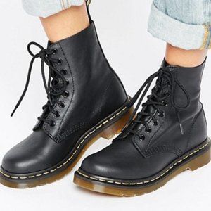 Dr. Doc Martens 1460 Pascal Black Combat Boots
